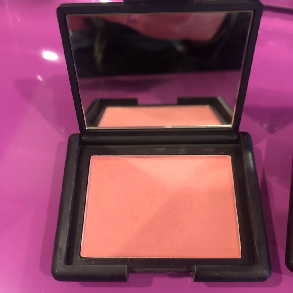 Nars armour blush